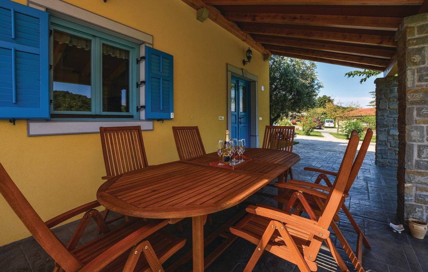 Foto 12 von 32: Ferienhaus für 6 Personen mit Terrasse