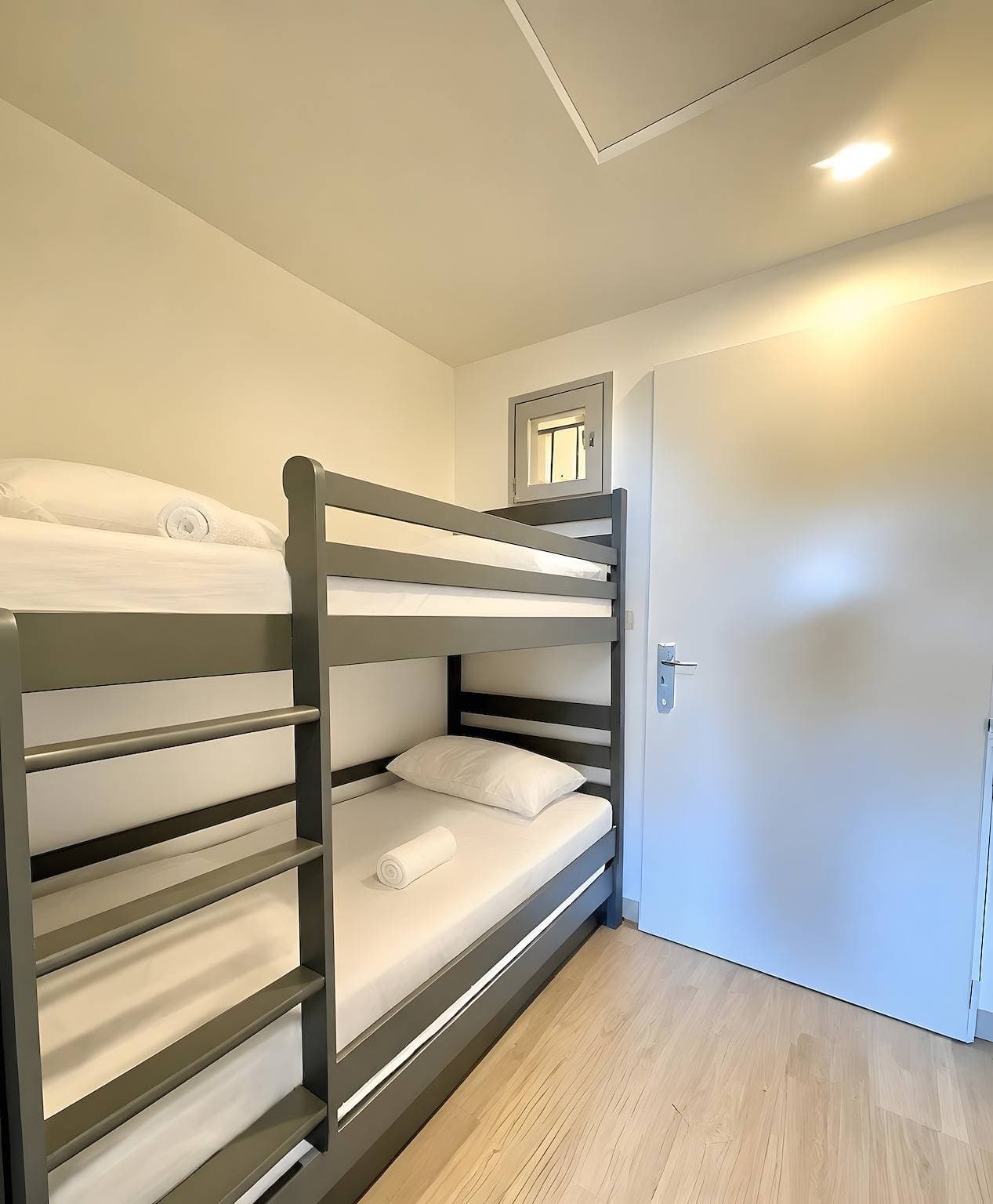 Foto 11 von 21: Ferienwohnung 'Le Panorama' mit Meerblick, WLAN und Klimaanlage