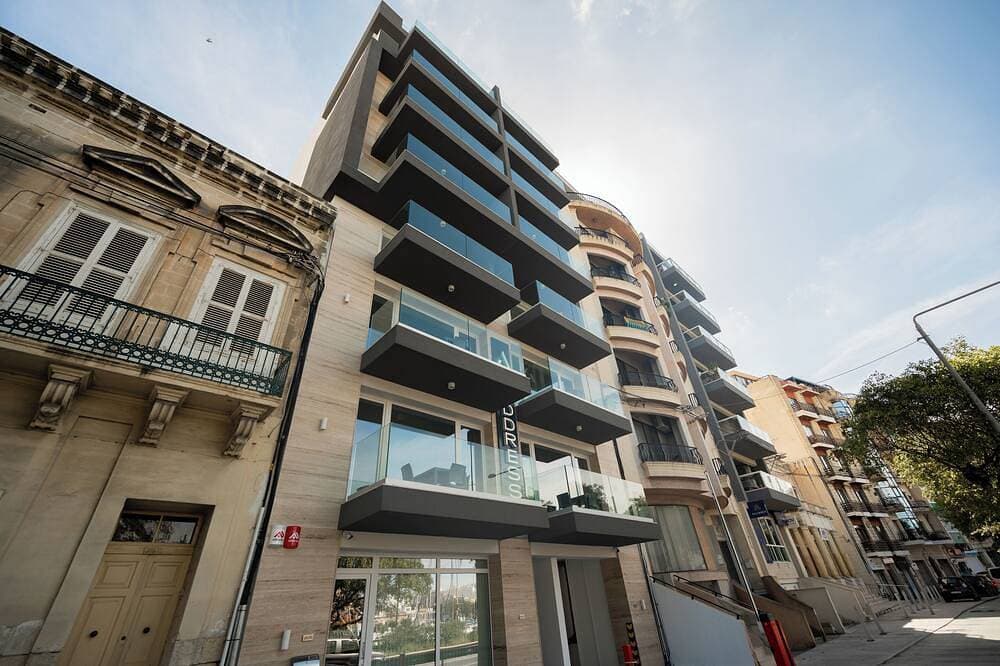 Foto 5 von 11: The Address Seafront Penthouse 16 + Hot Tub