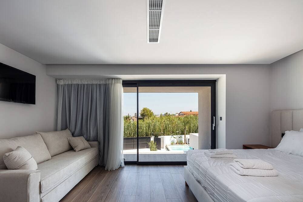 Foto 4 von 30: Nuera IV: Modern 4Br Villa, 300m from the Beach