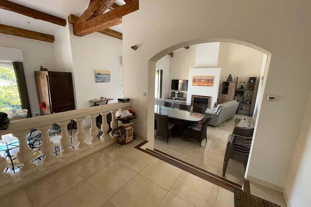 Foto 8 von 30: Seaside Villa With Pool - Perfect For Family & Friends