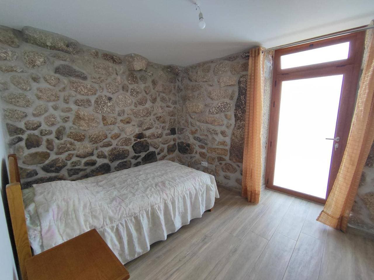 Foto 12 von 22: Three-Bedroom House