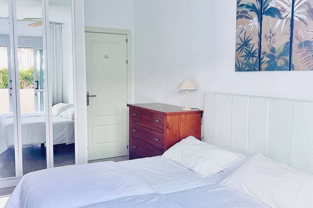 Foto 5 von 30: Gaumet. Cozy apartment with a terrace and pool in Golf del Sur.
