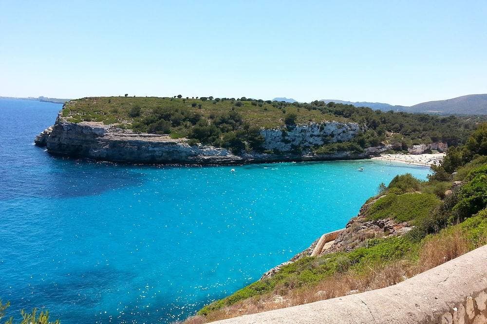 Foto 12 von 30: Wunderschöne Ferienwohnung in der Cala Mandia mit kostenlosem WLAN und Pool