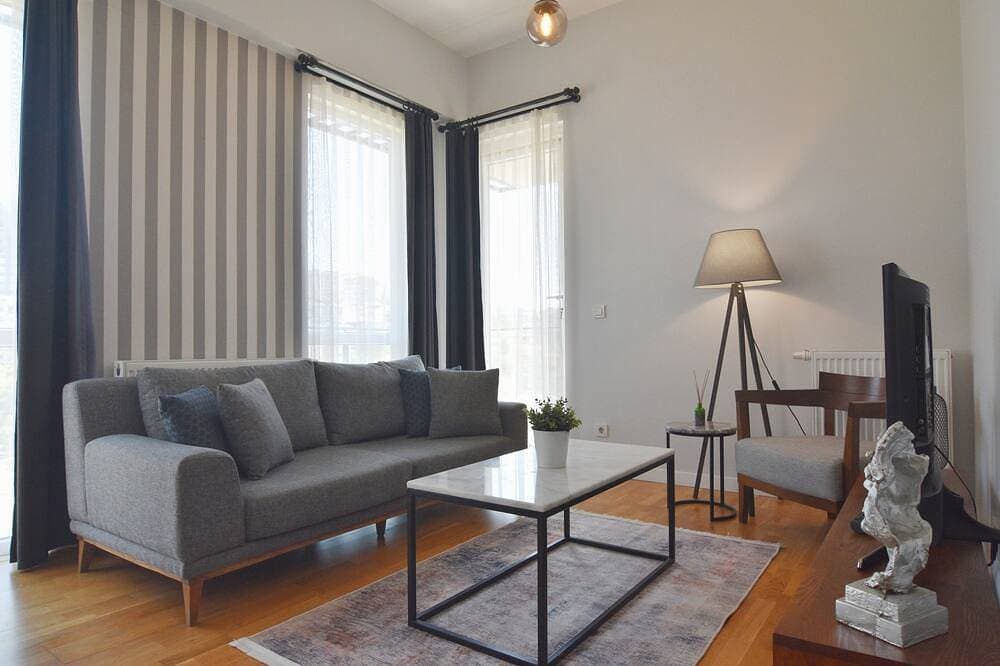 7th floor central 1-Bdr Apt  Wi-Fi/Pool/Gym 1