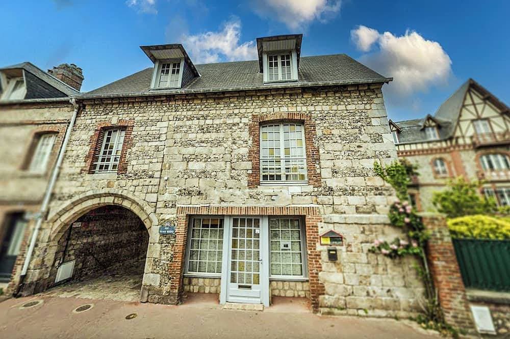 Gîte 200 metres from the beach at Veules les Roses 1