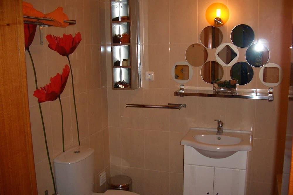 Foto 3 von 15: Charmante, moderne Schlafzimmerwohnung mit Pool in Strandnähe