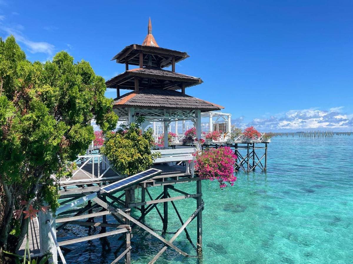 Mabul Water Bungalows - Standalone Chalet- Inclusive of Food & Beverage, Airport Transportation, Sno... 1