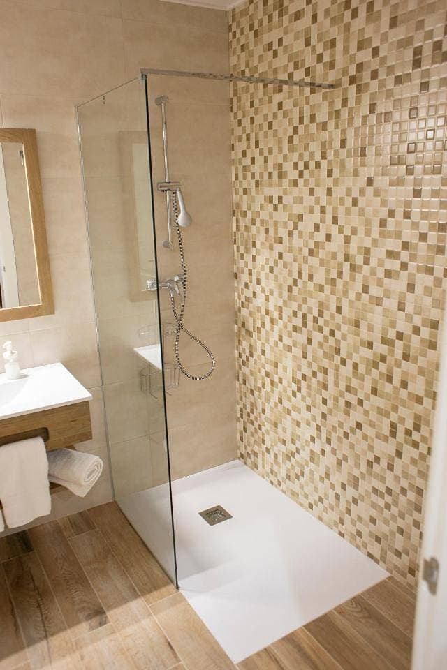 Foto 6 von 13: Twin Room with Bathroom