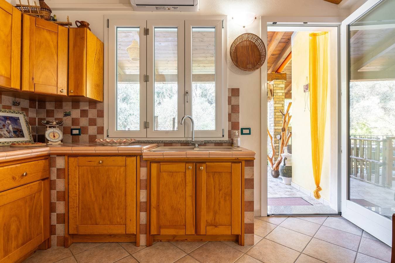 Foto 11 von 24: Ferienhaus 'Villetta Ghisu' mit privater Terrasse, privatem Garten und Klimaanlage