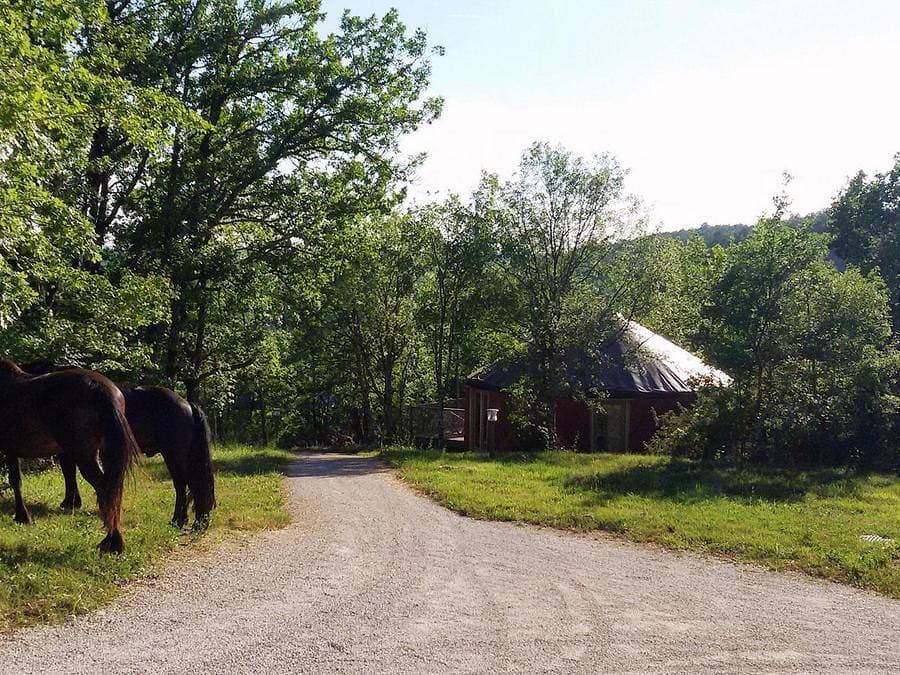 Foto 6 von 60: Camping Les Hauts d'Albas - Unterkunft 2 personen - Moderne Jurte inbegriffen möglich 4 Personen gegen Aufpreis beim Campingplatz