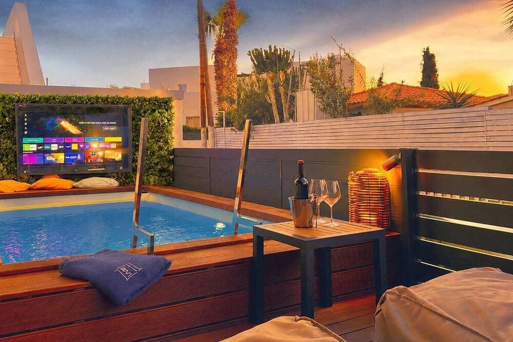 Nisi Luxury Suites and Villas with private pool in Gouves 1
