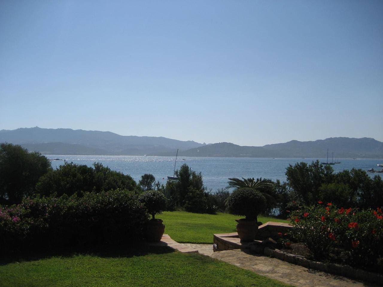 Foto 7 von 62: Villa - Beach Front
