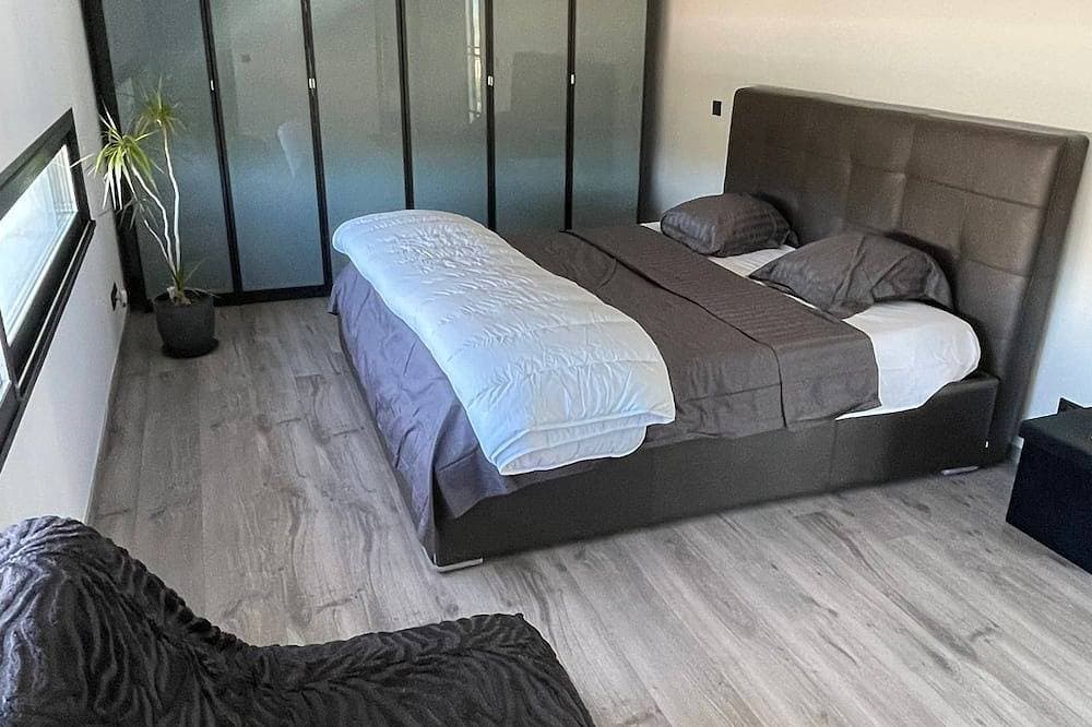 Foto 3 von 19: Große 220-Meter Villa mit Schwimmbad 10 Minuten vom Strand entfernt