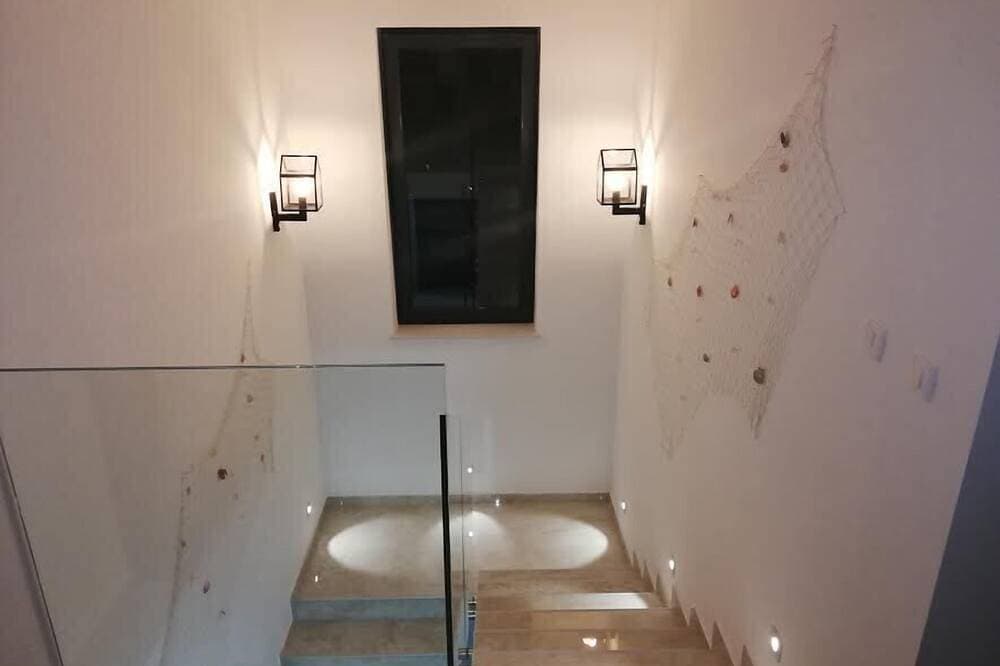 Foto 7 von 10: 2 Bed House - Sleeps 4 - Garden - Parking - Wifi