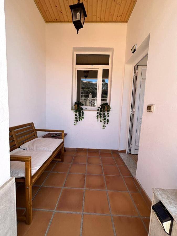 Foto 3 von 81: Three-Bedroom Apartment