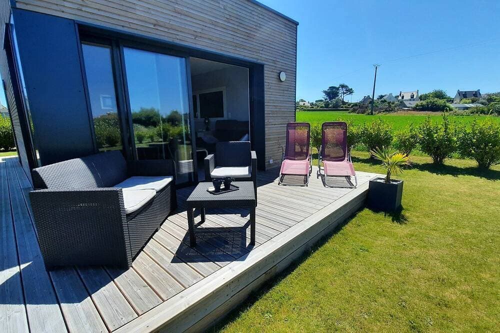 Keroustad Vacation Rental – 400 m from the beaches of Saint-Pabu 1