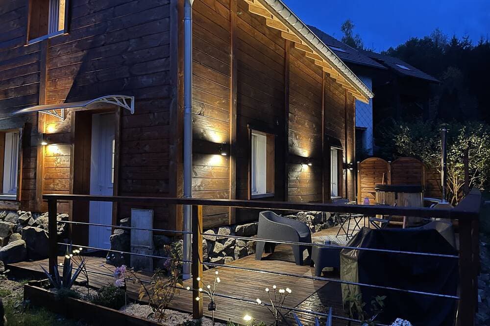 Chalet Perce Neige Eden Spa 5*, (Wellnessbereich und Kino für 2) 1