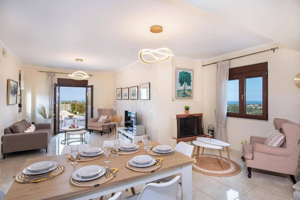 Foto 11 von 30: Volle Privatsphäre, in der Nähe von Annehmlichkeiten, 30 m2 Pool, herrlicher Meerblick!
