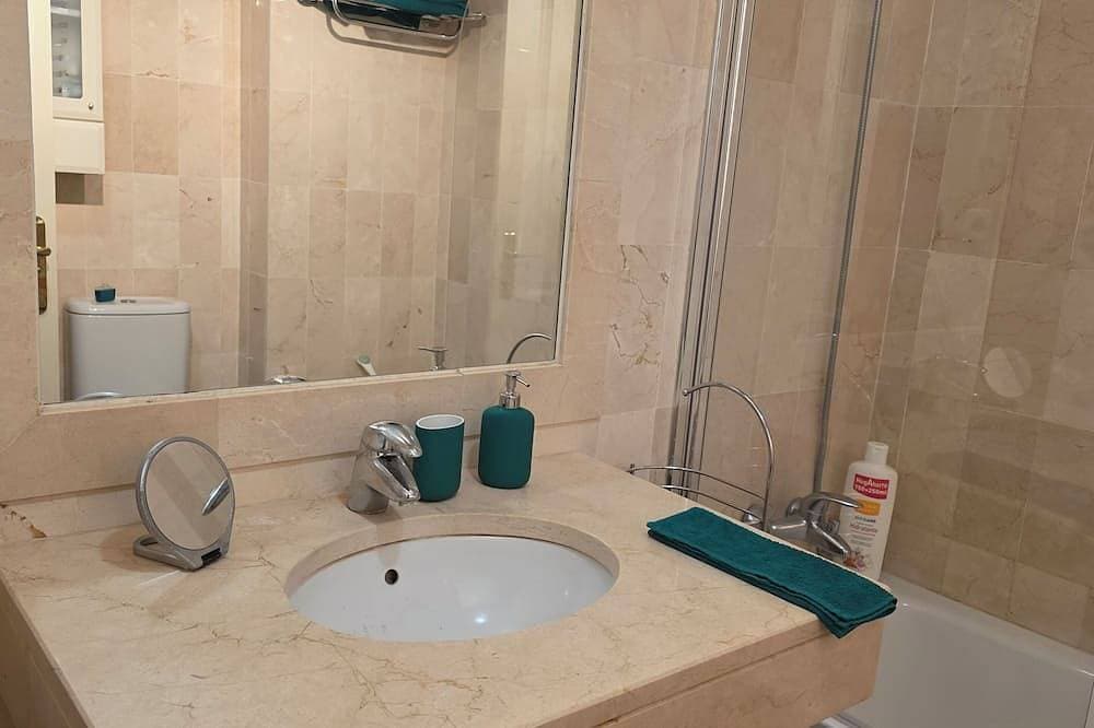 Foto 5 von 27: A lovely spacious 2-bed apartment  on beautiful El Presidente Urbanisation,