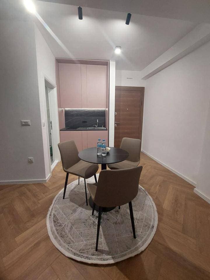 Foto 9 von 14: Two-Bedroom Apartment with Balcony