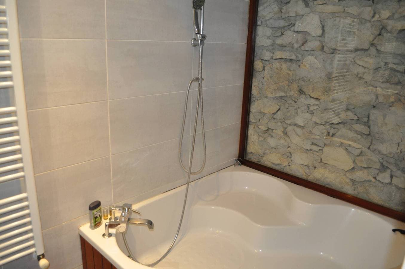 Foto 5 von 12: Gästezimmer L'Argentier – Beheiztes Hallenbad & Charaktervolles Haus