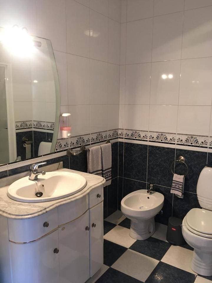 Foto 10 von 11: Double Room with Private Bathroom
