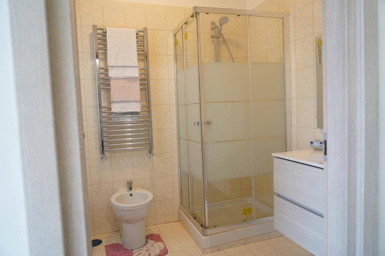 Foto 4 von 34: Three-Bedroom House