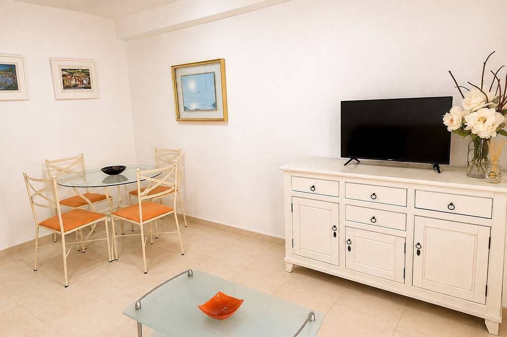 Foto 10 von 26: Wohnung am Strand, Meerblick, Schwimmbäder, Tennis