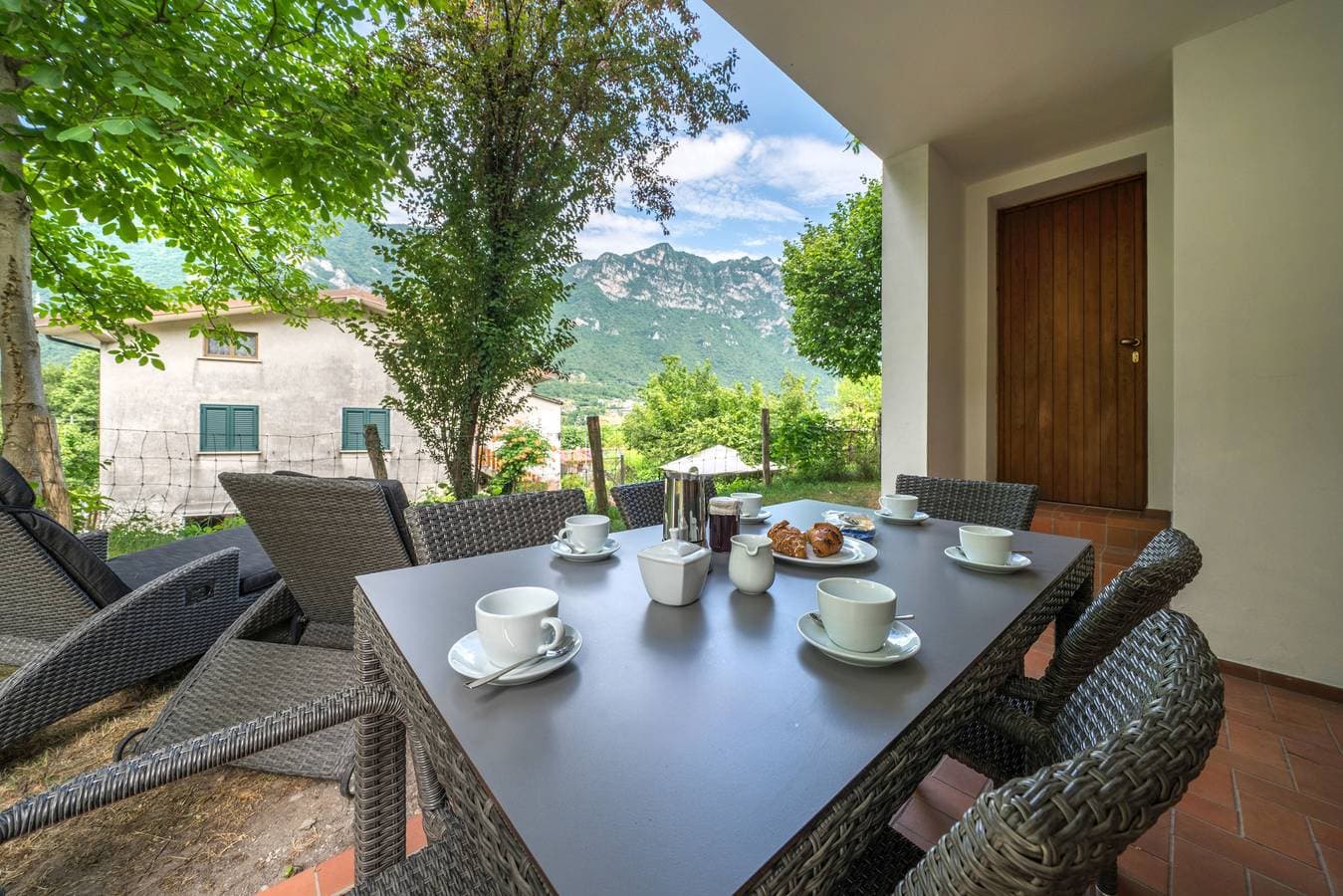 Foto 4 von 17: Ferienwohnung für 4 Personen mit Seeblick