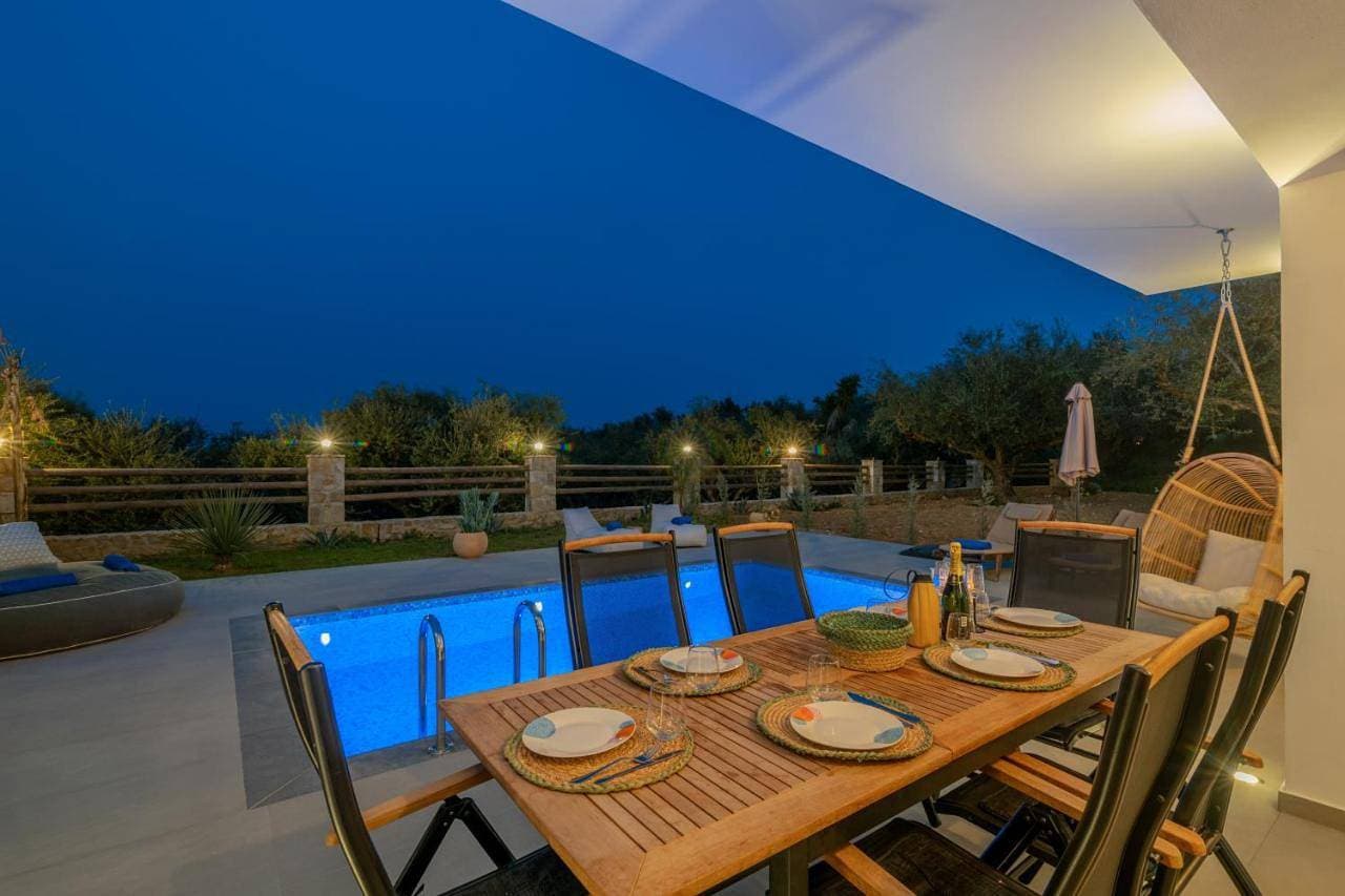Foto 4 von 36: Villa with Private Pool