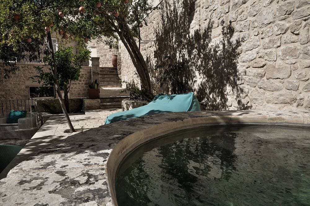 Bezaubernder Rückzugsort aus dem 16. Jahrhundert mit Garten im historischen Zentrum von Modica 1