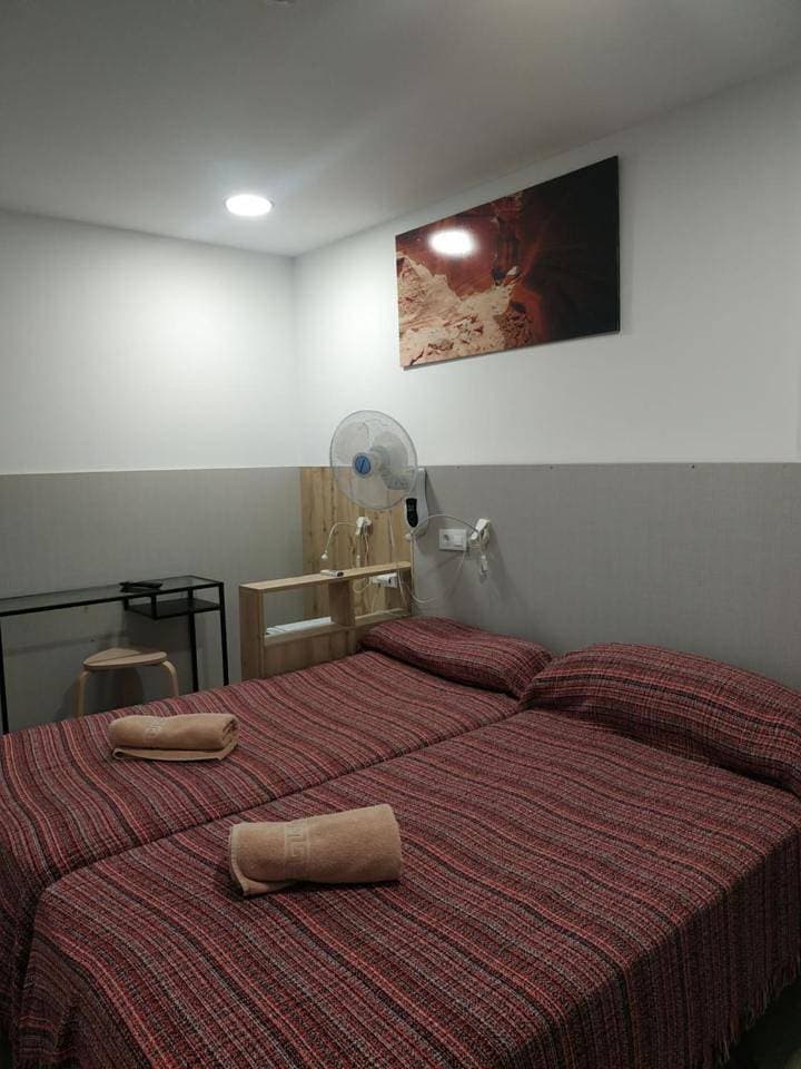 Foto 7 von 14: Twin Room with Shared Kitchen