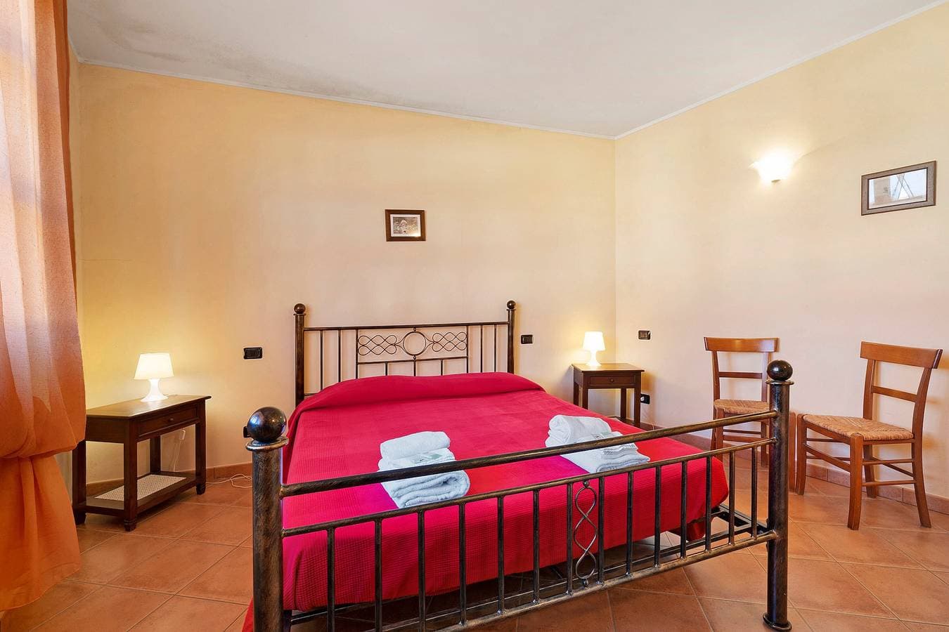 Foto 4 von 39: Zimmer 'Lepre' mit Bergblick, Gemeinschaftspool und WLAN