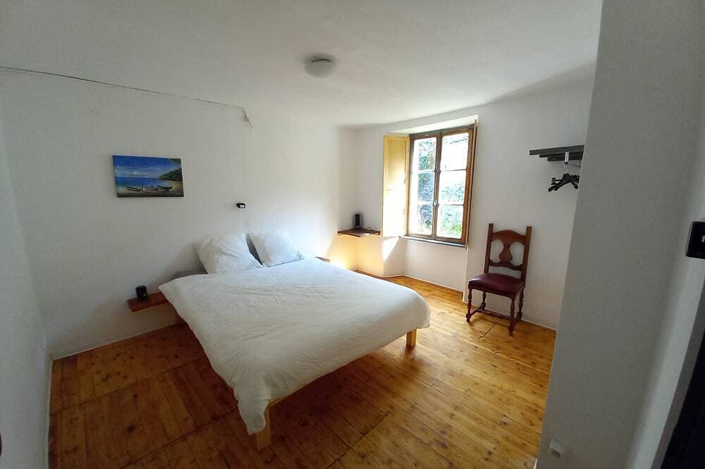 Foto 4 von 28: \"Casa Coerente\" Cavergno - ganzes Obergeschoss mit Zimmer #1-4