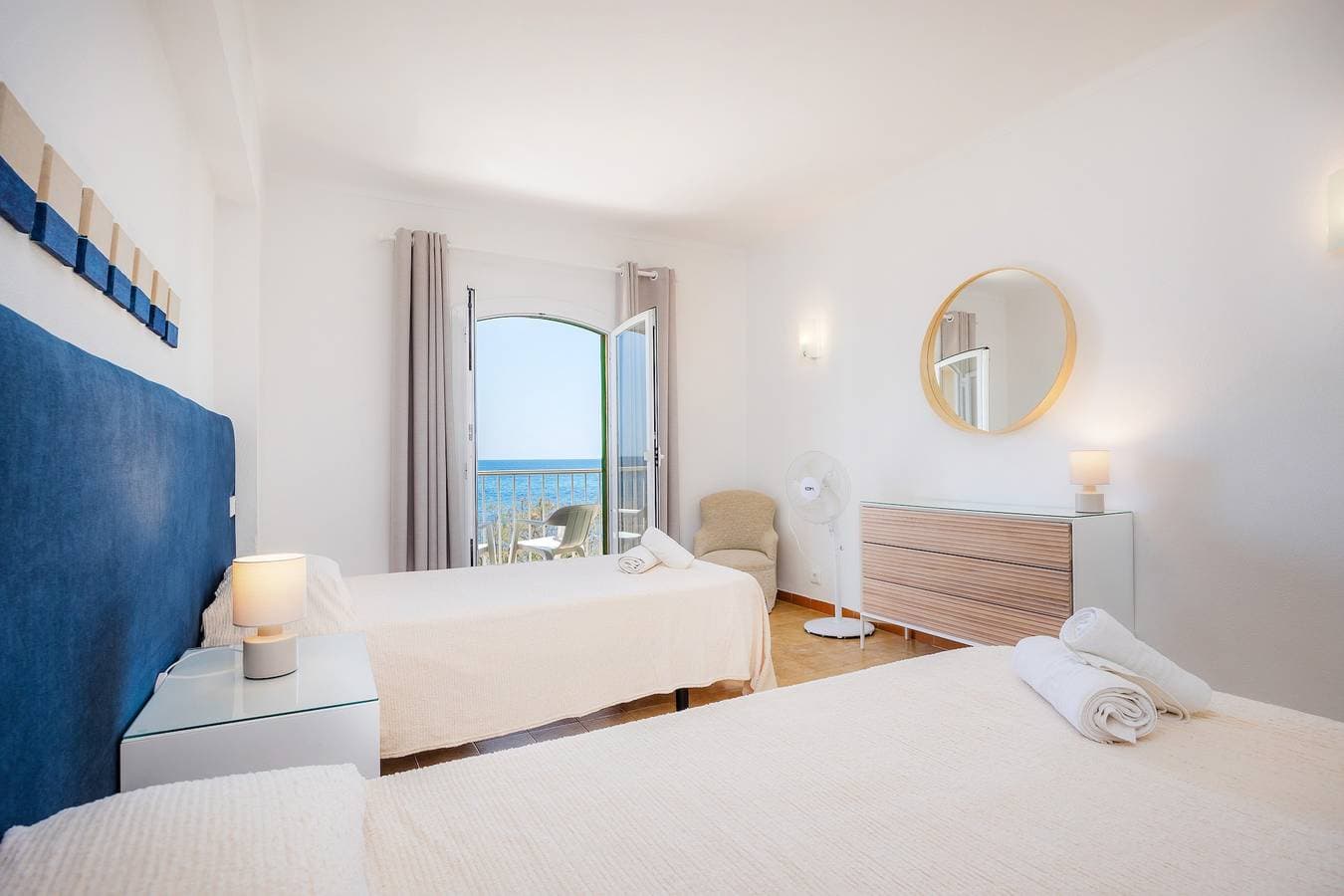 Foto 13 von 28: Ferienwohnung "Duplex Voramar Mhm Seafront" mit Meerblick, Balkon und WLAN
