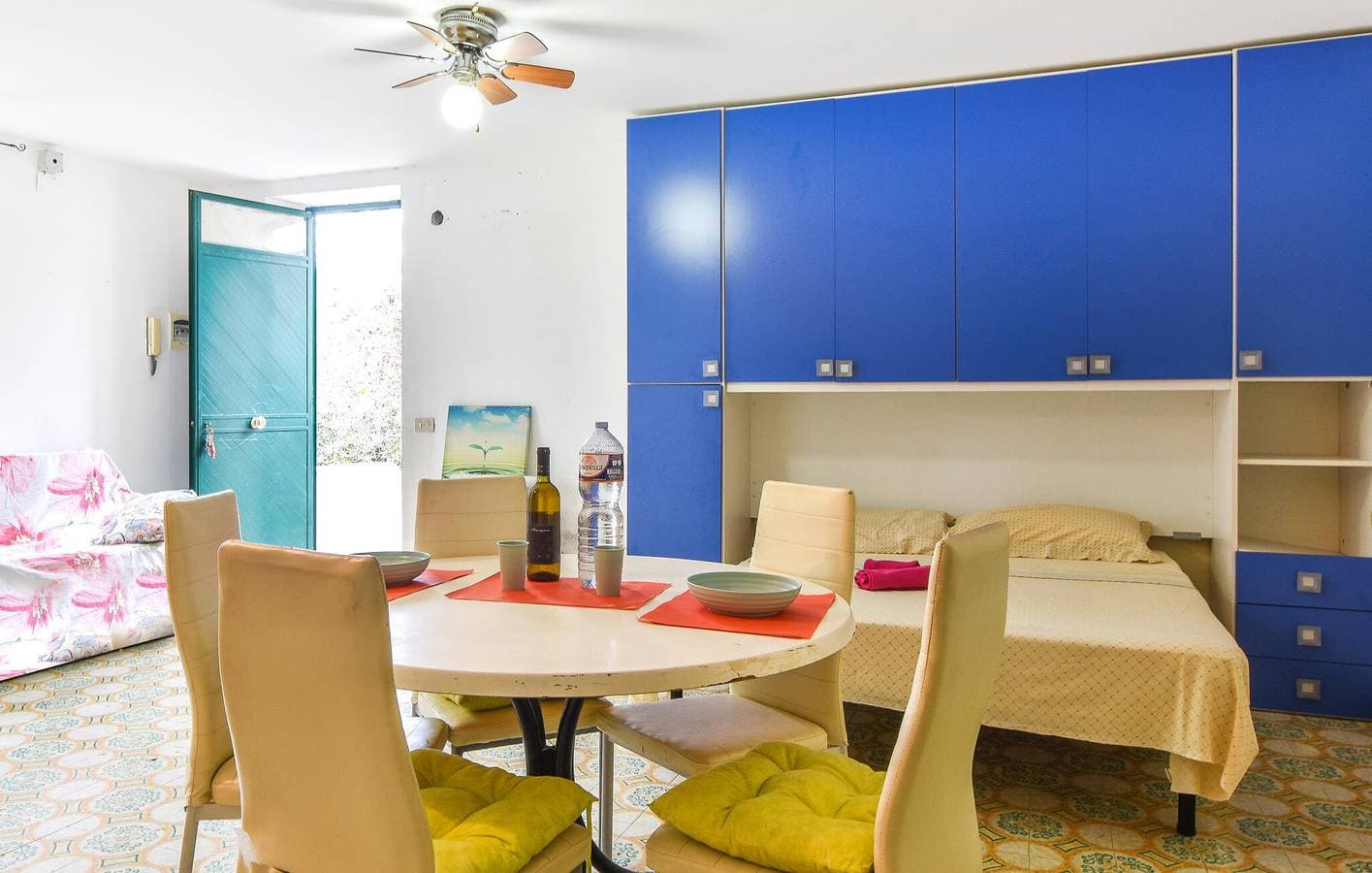 Foto 6 von 20: Apartment mit Meerblick, Waschmaschine, Parkplatz und Internet