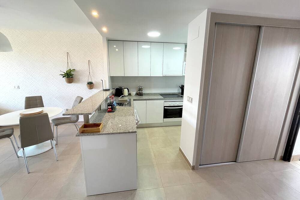 Foto 12 von 18: Luxury Apartment in Cabo Roig , 2 Pools and Lovely Gardens