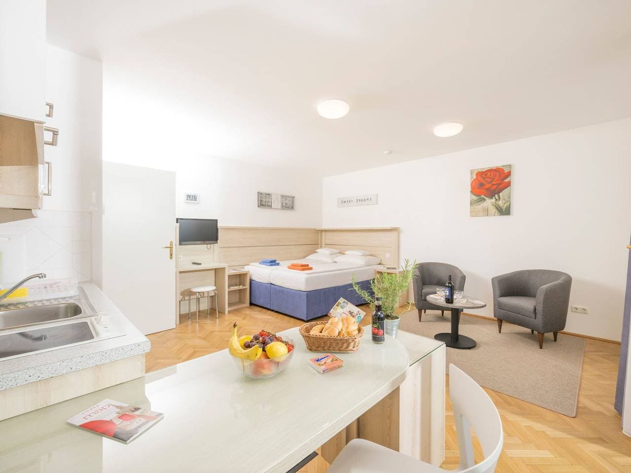 Foto 5 von 17: Studioappartement mit Balkon