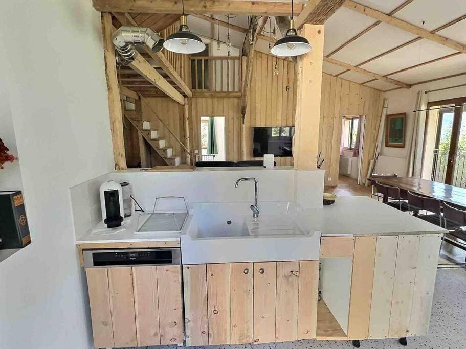 Foto 5 von 36: Six-Bedroom House