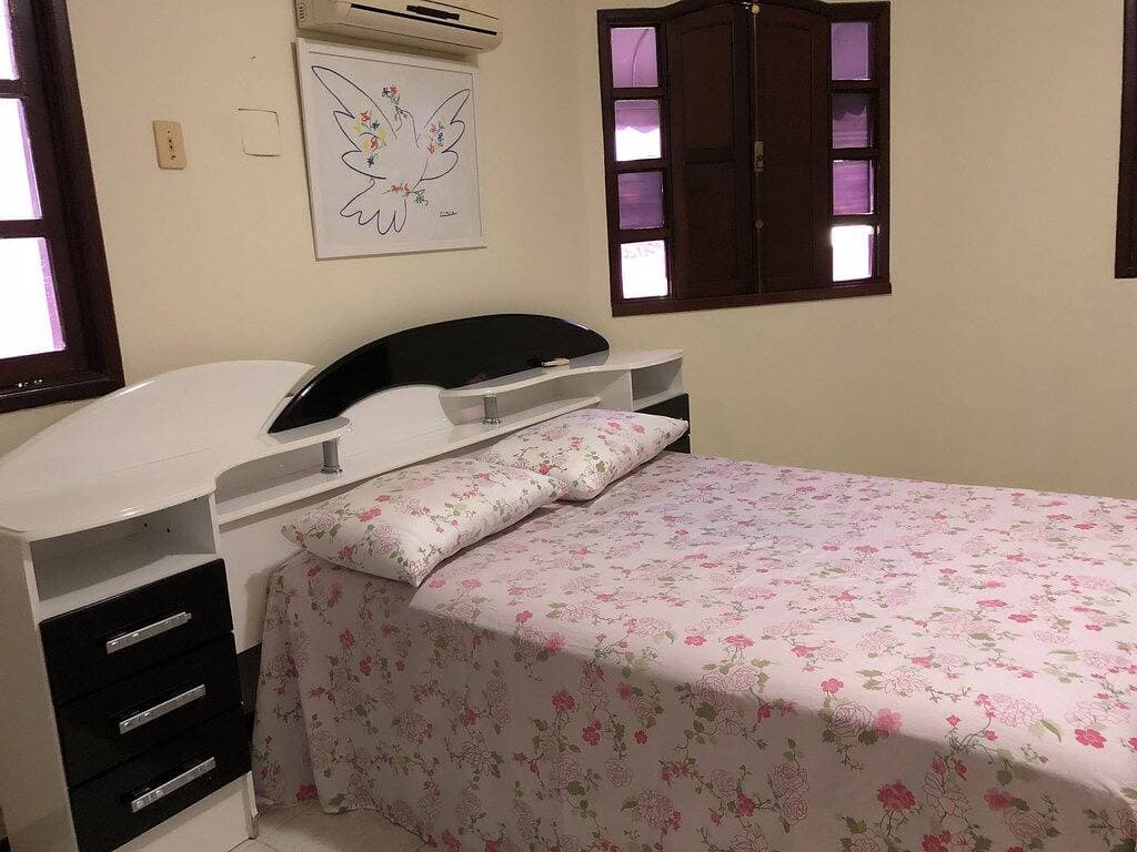 Foto 4 von 46: Haus 5/4 in Vilas do Atlântico, Ar, 3 Suiten, Pool, Grill und Möbliert