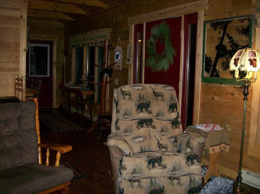 Foto 5 von 45: Potomac Overlook, New Log Cabin Vor Eingang zum Loch Smoke