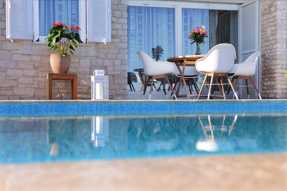 Foto 7 von 30: Villa Cablex III / Ruheoase mit beheitztem Pool Jacuzzi und Sauna