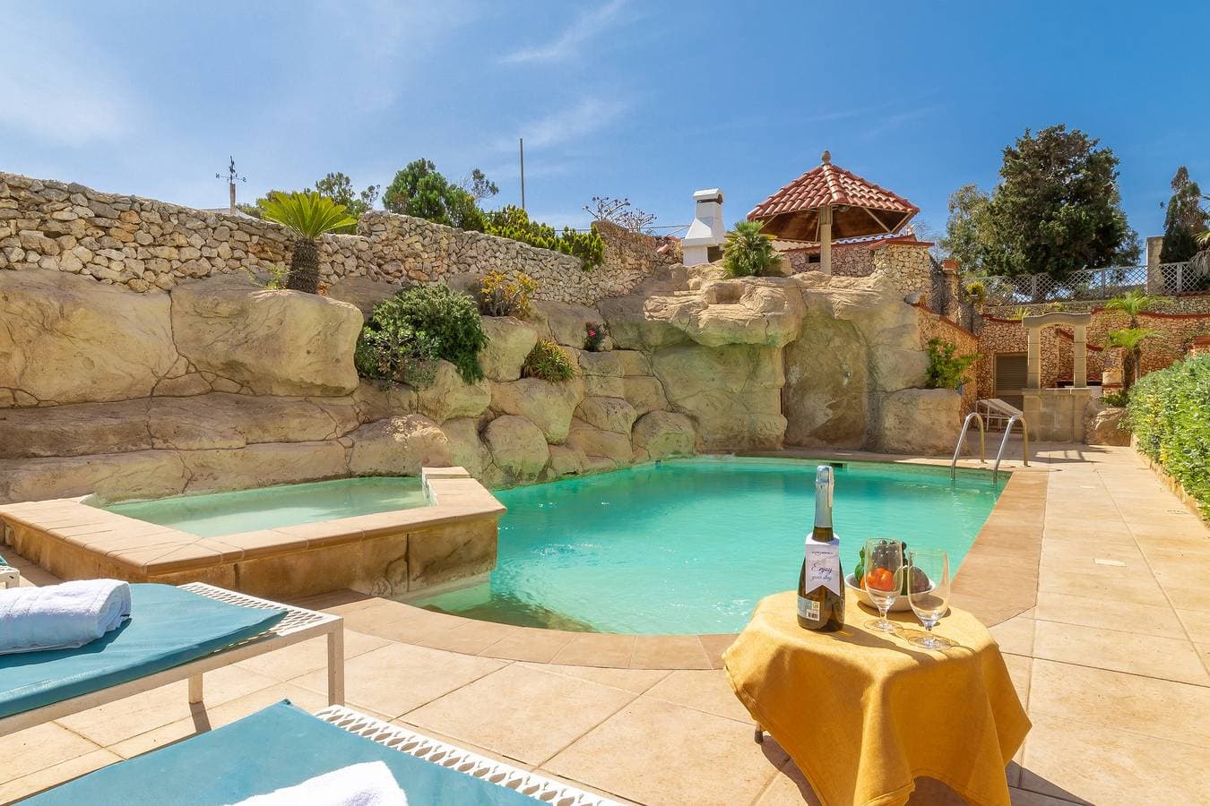 Villa & Pool 3 Mellieħa Bay Retreat 1