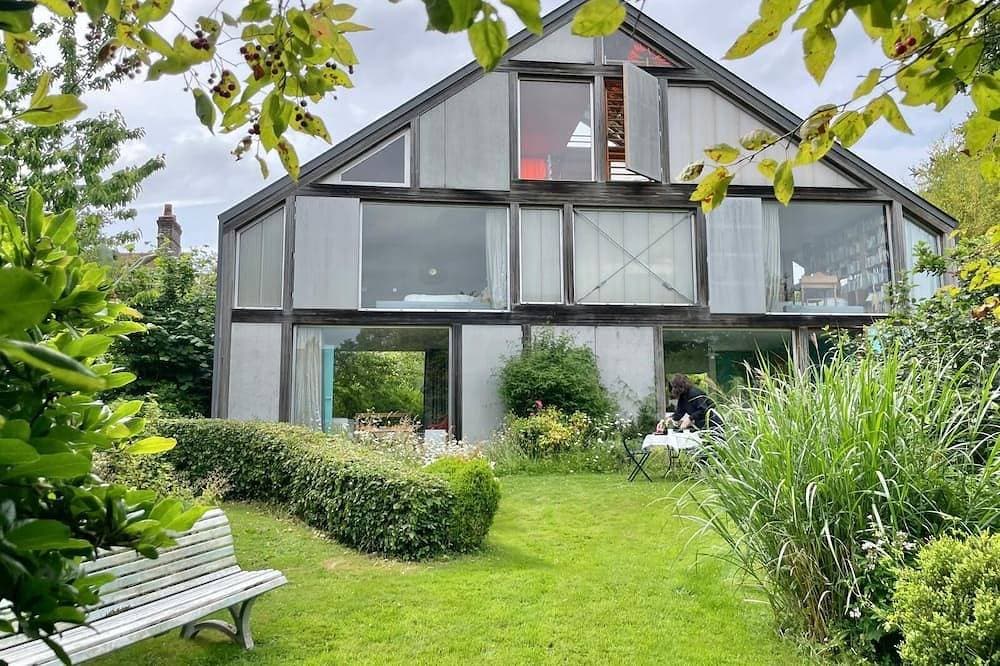 Four Seasons House 1