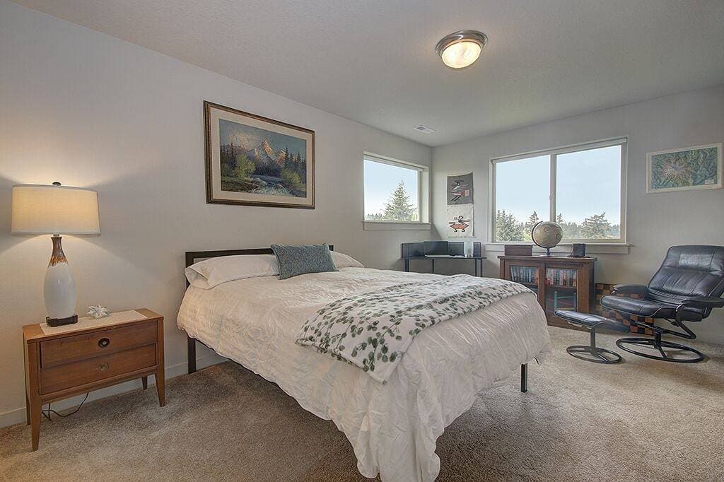 Foto 10 von 25: Beautiful & pet friendly! Close to Downtown and Hwy