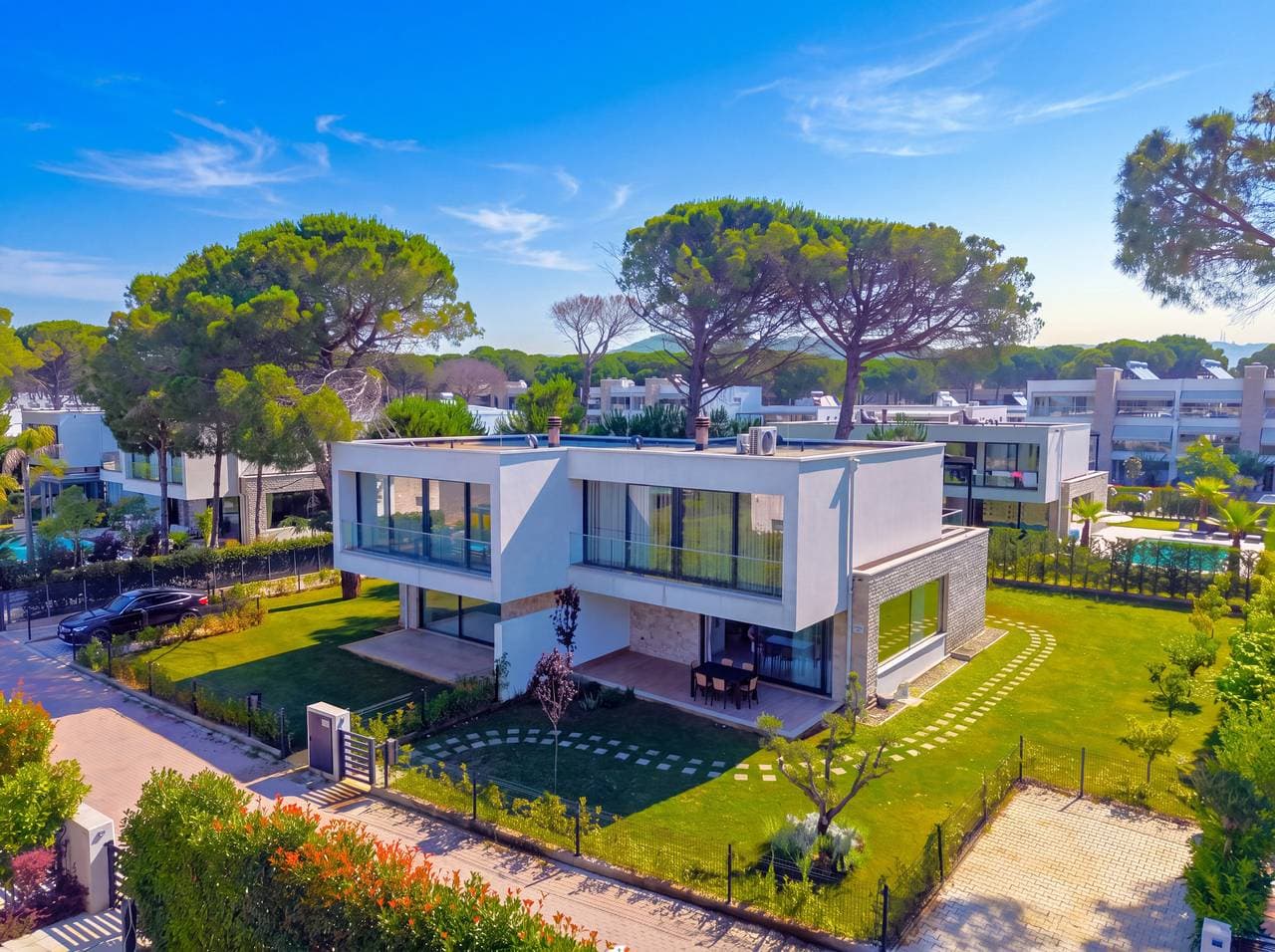 Albani Vila 1