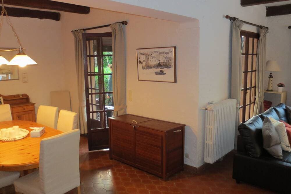 Foto 12 von 20: Villa im Provence-Stil mit privatem Pool und Tennisplatz