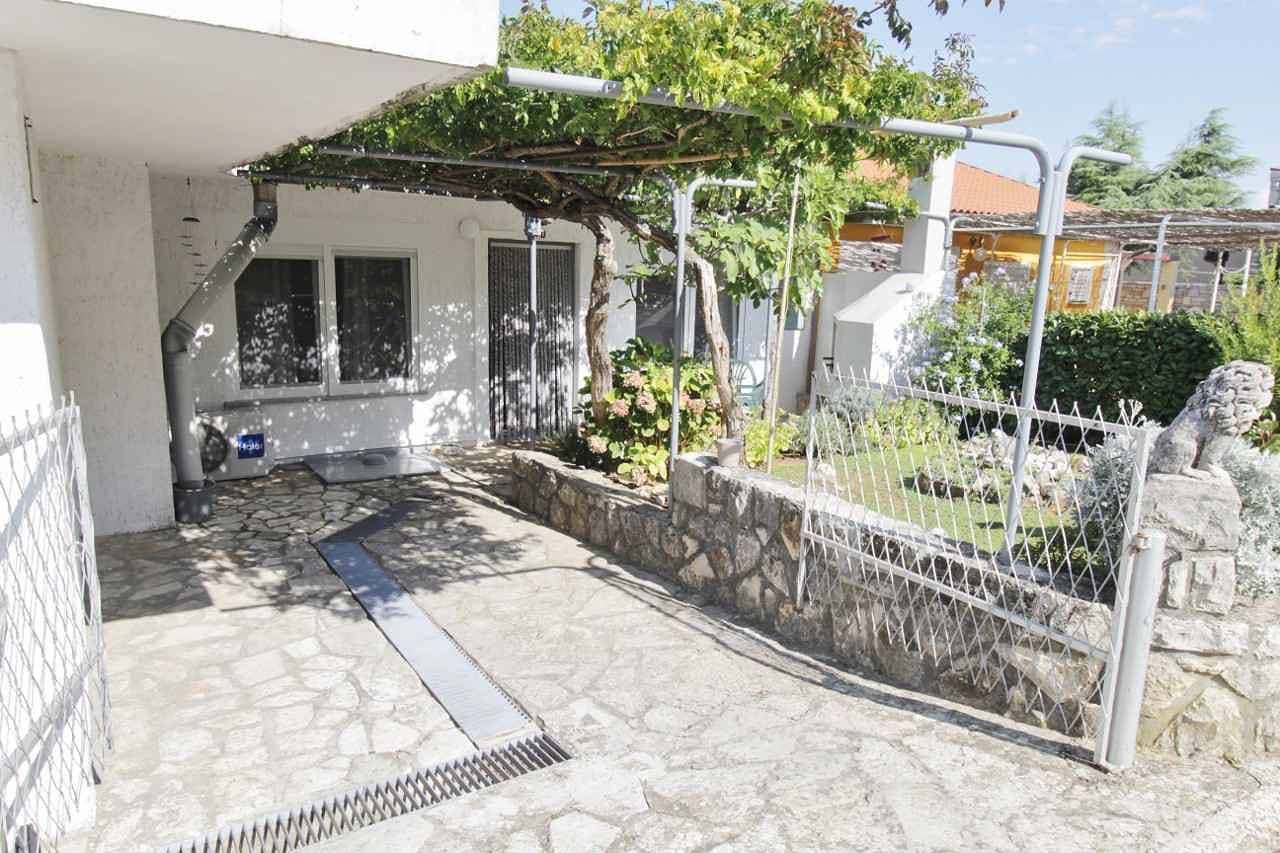 Foto 5 von 29: Ferienwohnung mit Balkon und Meerblick