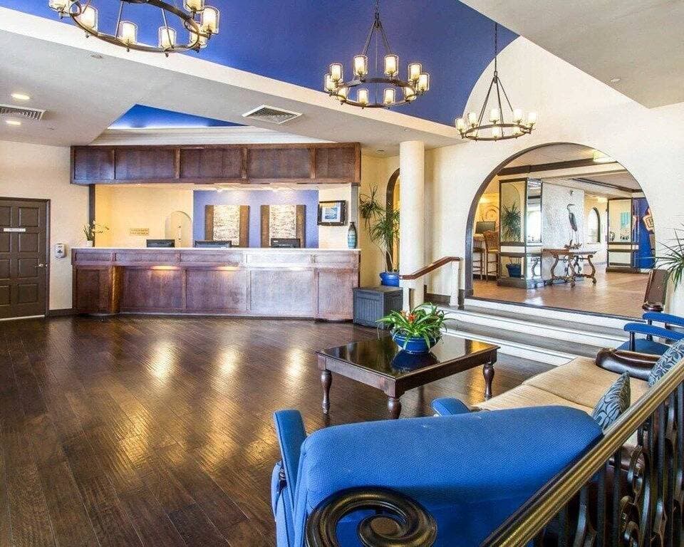 Foto 6 von 10: Ormond Beach | Romantic Beach Retreat | Pool + Beach